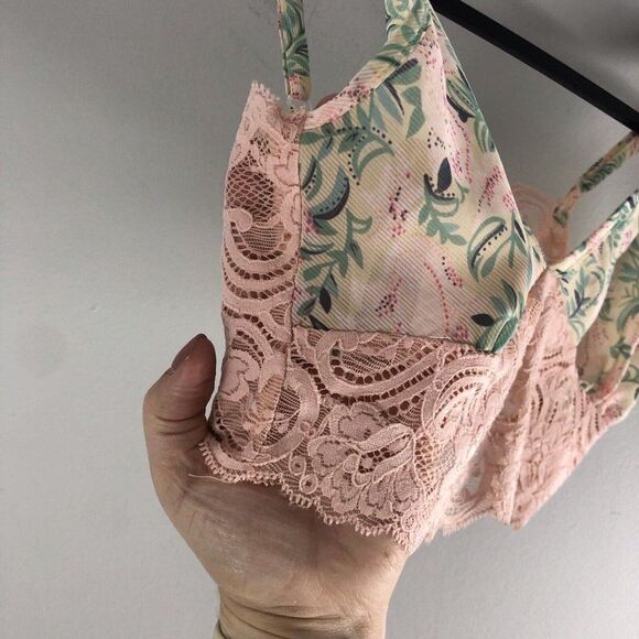 Victoria's Secret Size Small Gold Crown Label Bralette Unlined Floral Pink Lace - Picture 7 of 16